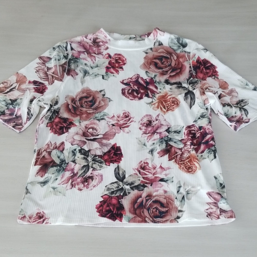 Ribbed Roses Top